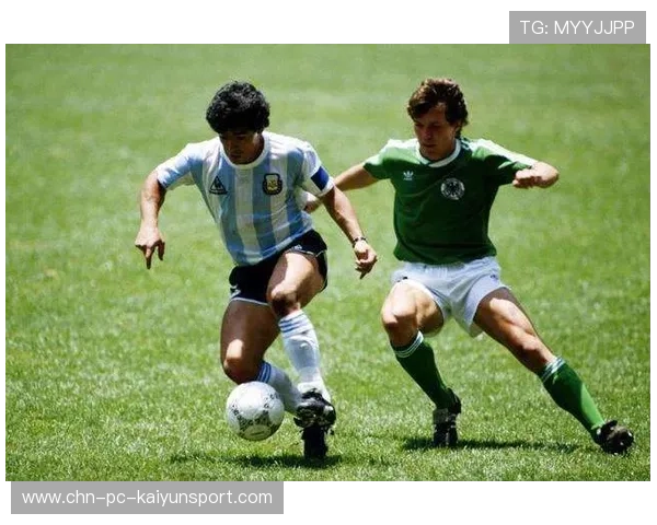 马特乌斯：马拉多纳是我的职业生涯教科书式球员，马拉多纳多特蒙德